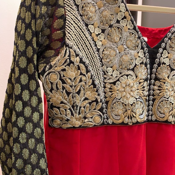 Brand New Anarkali kurta with black zari designs - Picture 4 of 6